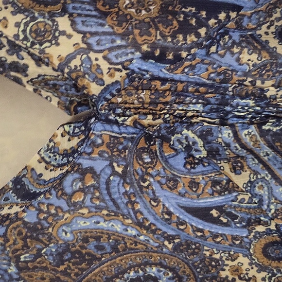 a.n.a Paisley Sleeveless Top Size 1X - Picture 5 of 12